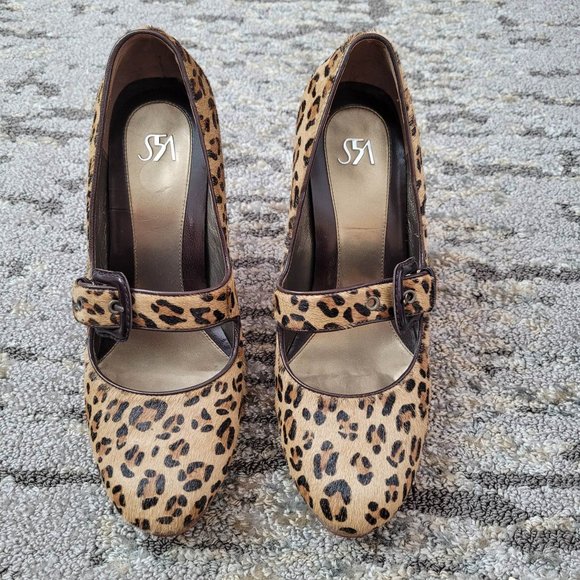 Sacks 5th Avenue Leopard Heals - Picture 1 of 10